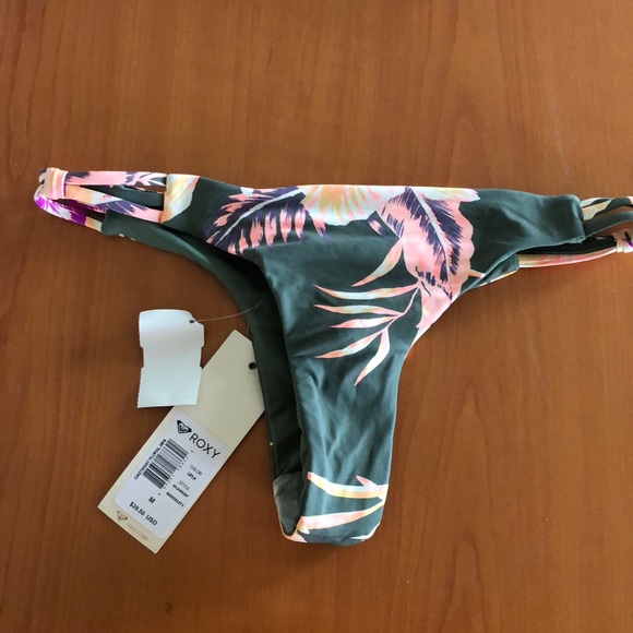 Roxy brand bikini. - Picture 5 of 7